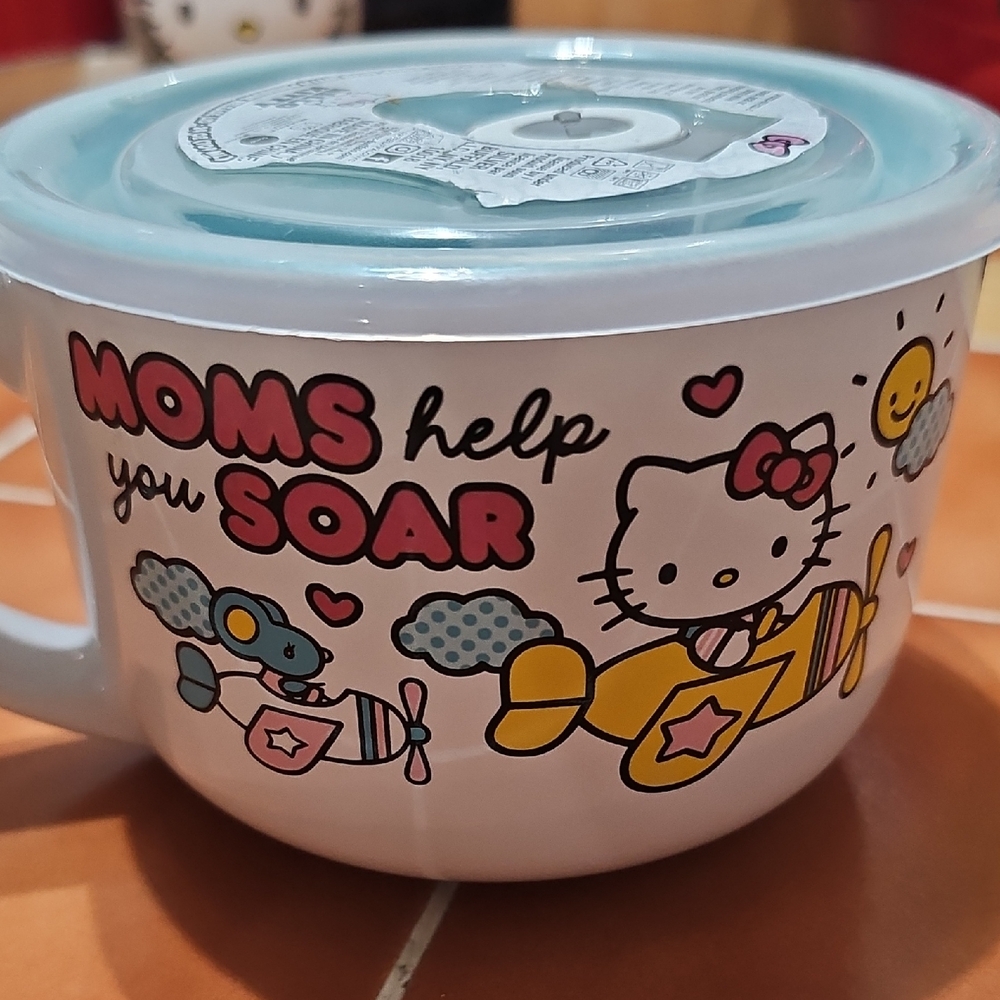 Hello Kitty Ceramic Mug with Lid